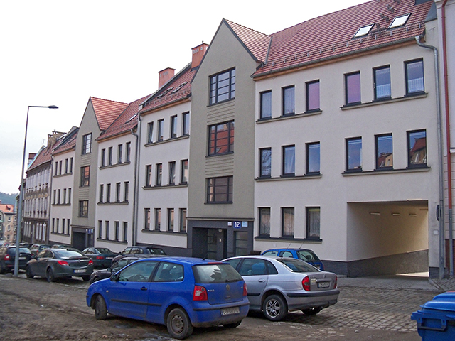 Budynek z lokalami komunalnymi przy ul. Staszica 10 i 12 w Wałbrzychu